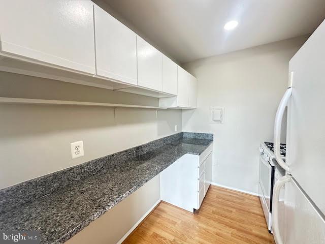 12703 DARA DR #302, WOODBRIDGE, Virginia 22192, 1 Bedroom Bedrooms, ,1 BathroomBathrooms,Residential,For sale,12703 DARA DR #302,VAPW2092500 MLS # VAPW2092500