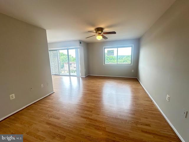 12703 DARA DR #302, WOODBRIDGE, Virginia 22192, 1 Bedroom Bedrooms, ,1 BathroomBathrooms,Residential,For sale,12703 DARA DR #302,VAPW2092500 MLS # VAPW2092500