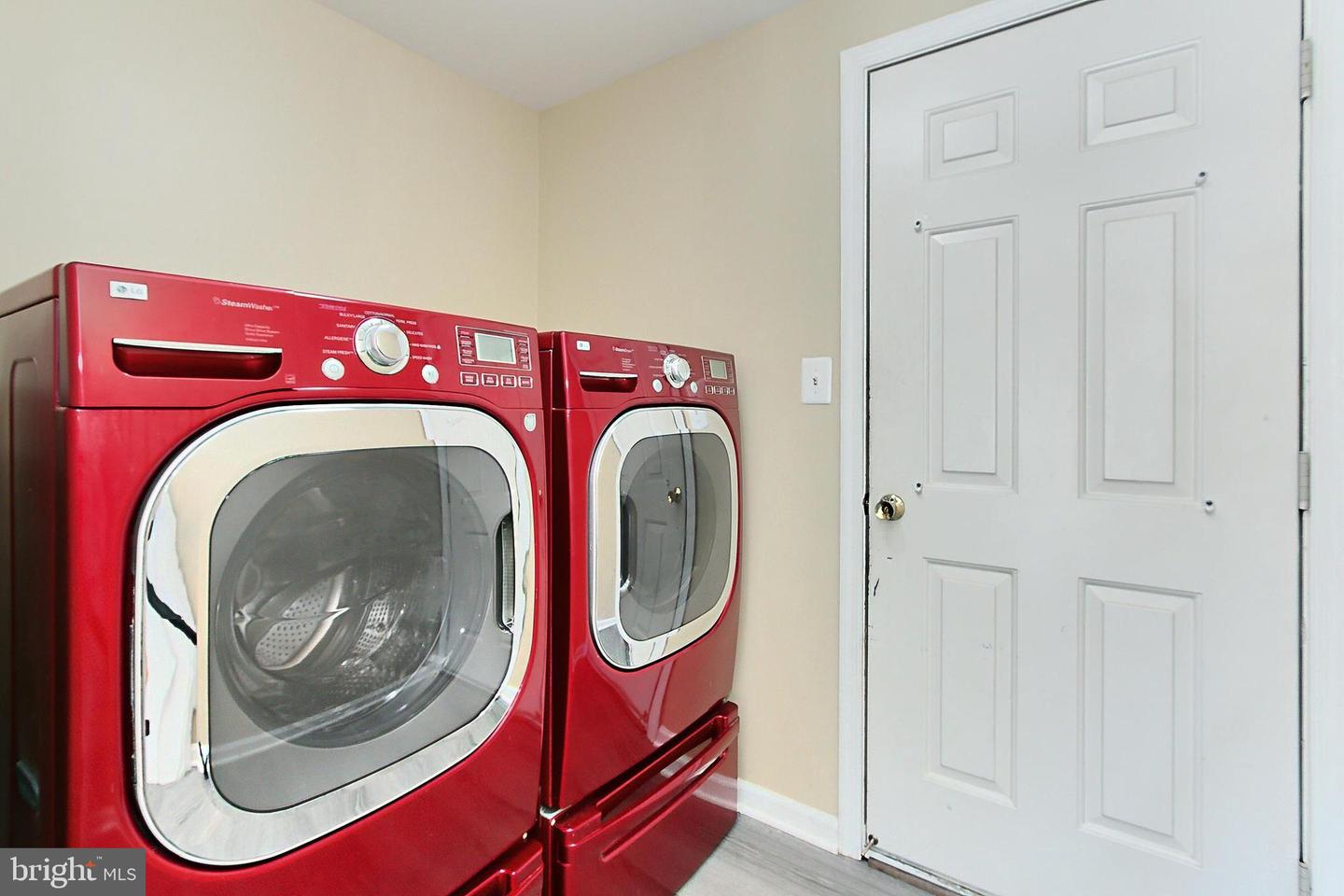 14423 PICKET OAKS RD, CENTREVILLE, Virginia 20121, 4 Bedrooms Bedrooms, ,3 BathroomsBathrooms,Residential,For sale,14423 PICKET OAKS RD,VAFX2235590 MLS # VAFX2235590