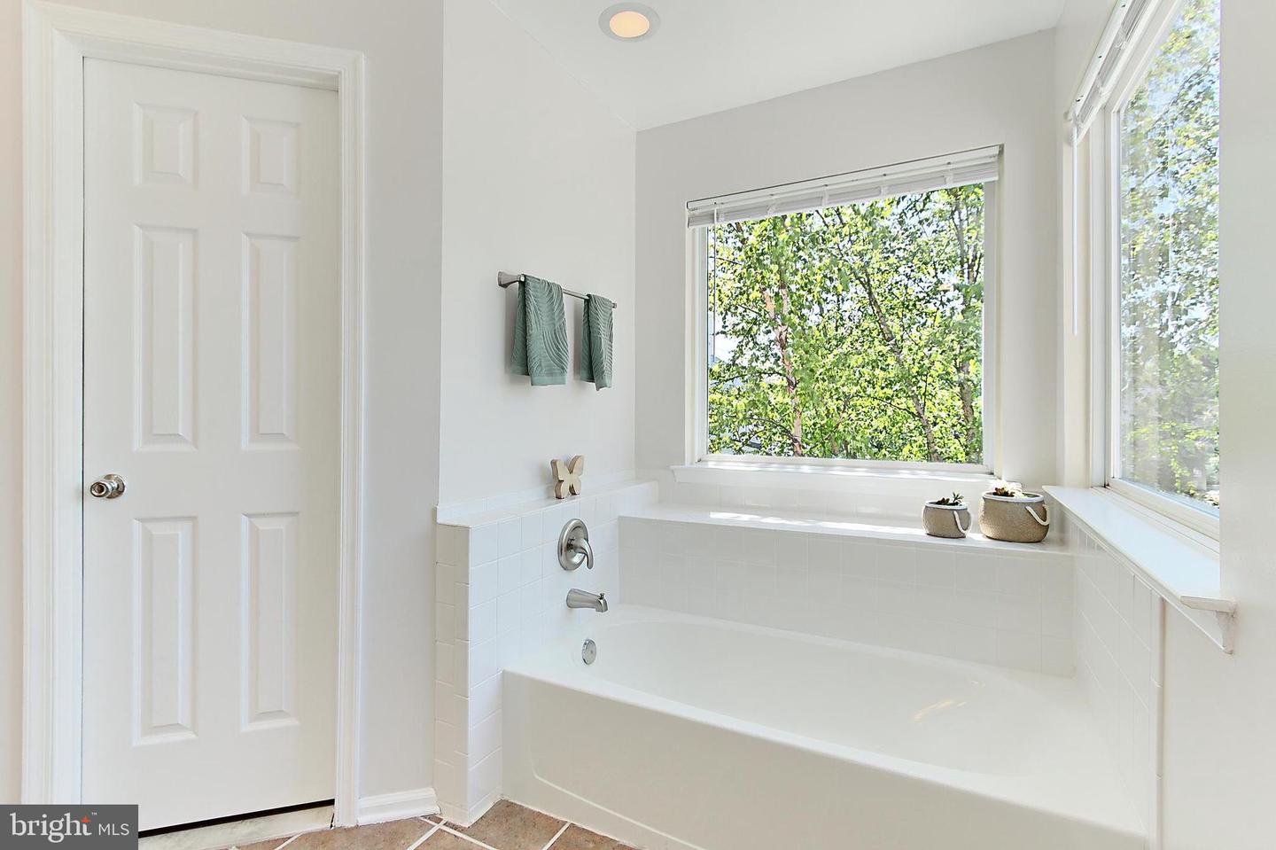 14423 PICKET OAKS RD, CENTREVILLE, Virginia 20121, 4 Bedrooms Bedrooms, ,3 BathroomsBathrooms,Residential,For sale,14423 PICKET OAKS RD,VAFX2235590 MLS # VAFX2235590