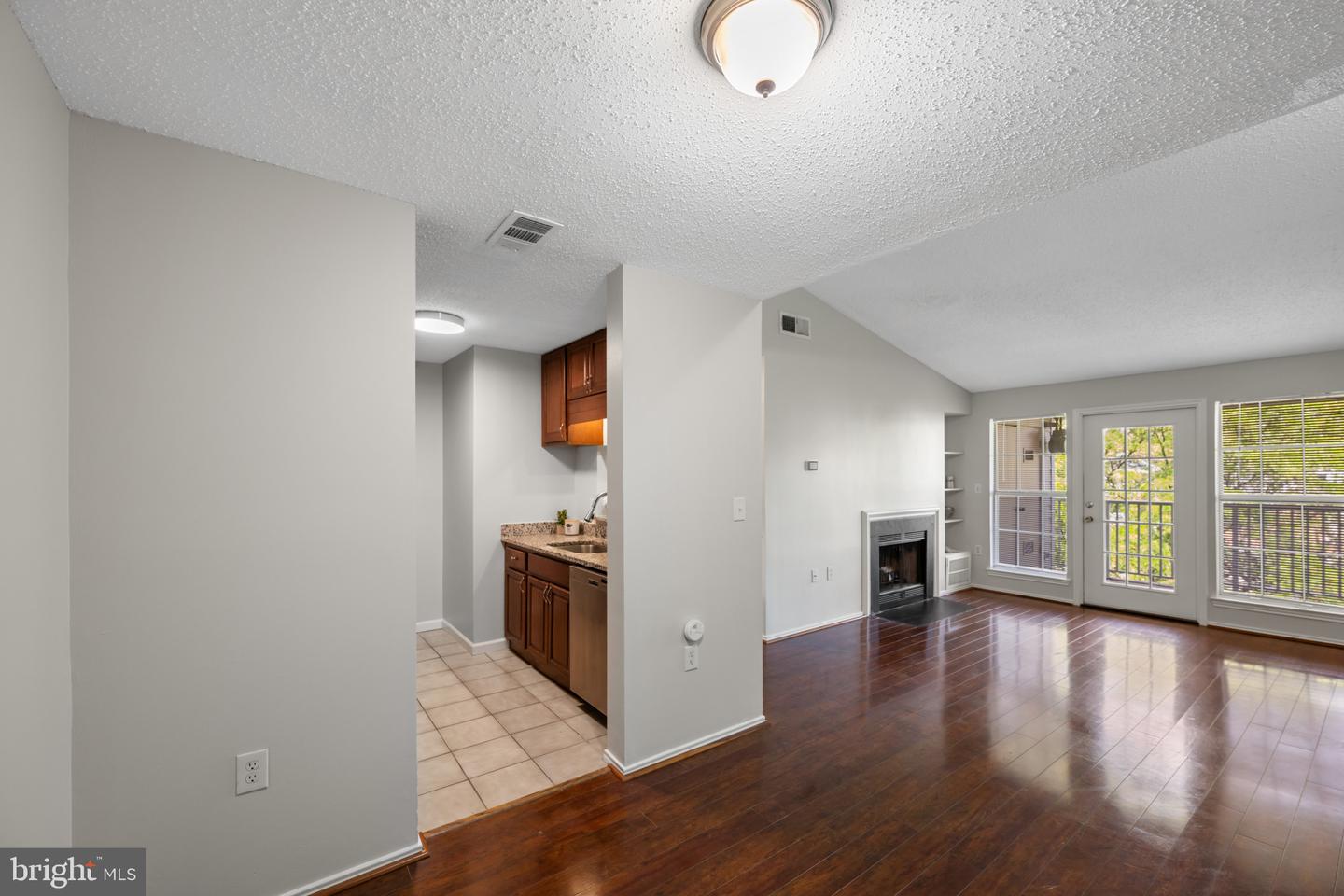 20985 TIMBER RIDGE TER #303, ASHBURN, Virginia 20147, 2 Bedrooms Bedrooms, 7 Rooms Rooms,2 BathroomsBathrooms,Residential,For sale,20985 TIMBER RIDGE TER #303,VALO2094476 MLS # VALO2094476