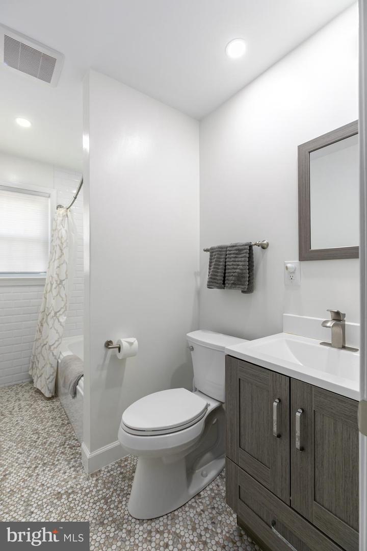 9417 CORAL LN, ALEXANDRIA, Virginia 22309, 4 Bedrooms Bedrooms, ,3 BathroomsBathrooms,Residential,For sale,9417 CORAL LN,VAFX2235776 MLS # VAFX2235776