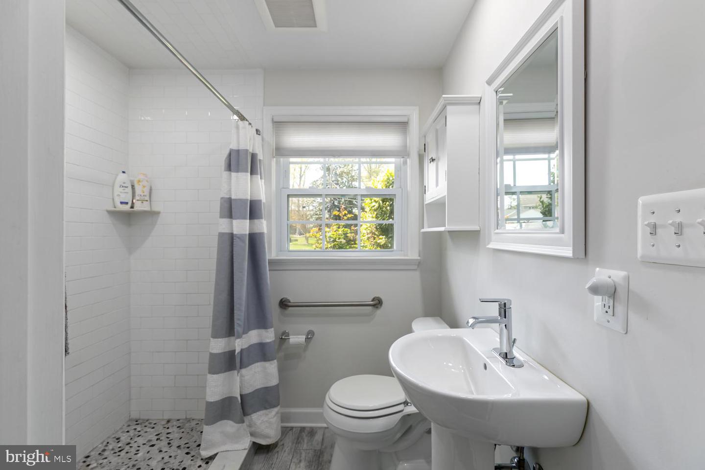 9417 CORAL LN, ALEXANDRIA, Virginia 22309, 4 Bedrooms Bedrooms, ,3 BathroomsBathrooms,Residential,For sale,9417 CORAL LN,VAFX2235776 MLS # VAFX2235776