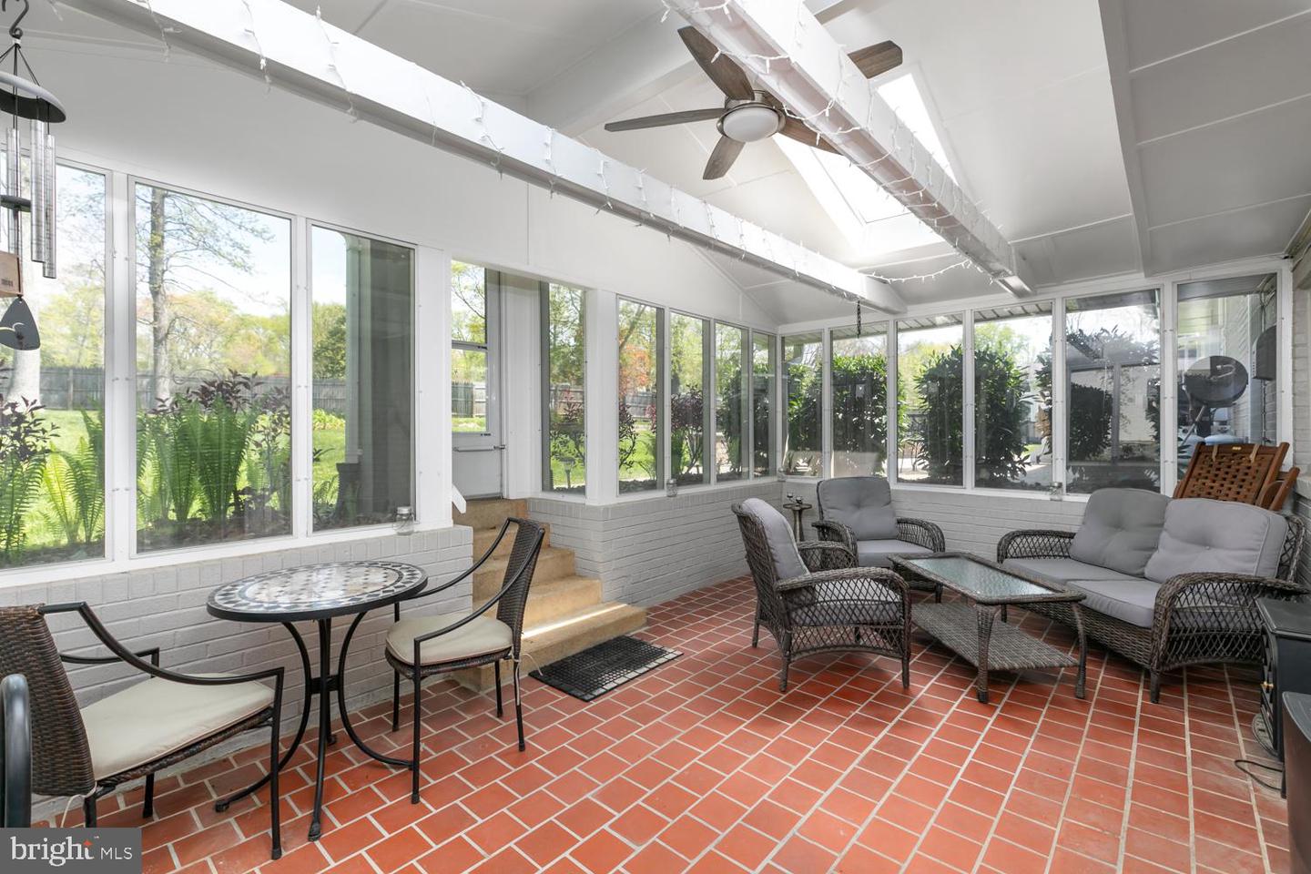 9417 CORAL LN, ALEXANDRIA, Virginia 22309, 4 Bedrooms Bedrooms, ,3 BathroomsBathrooms,Residential,For sale,9417 CORAL LN,VAFX2235776 MLS # VAFX2235776
