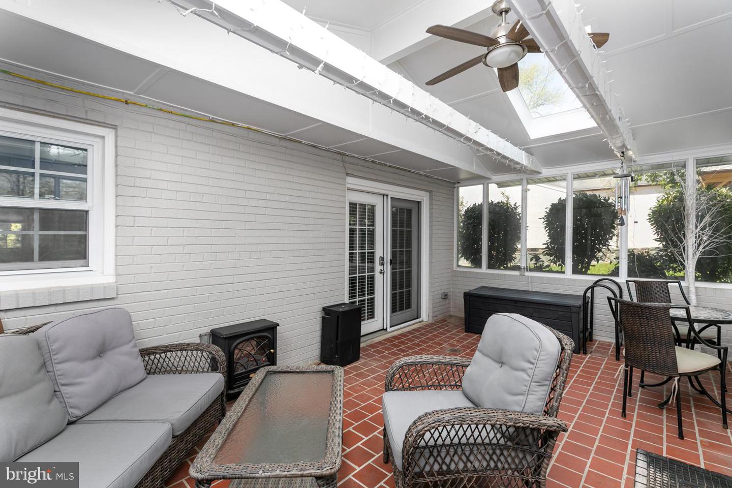 9417 CORAL LN, ALEXANDRIA, Virginia 22309, 4 Bedrooms Bedrooms, ,3 BathroomsBathrooms,Residential,For sale,9417 CORAL LN,VAFX2235776 MLS # VAFX2235776