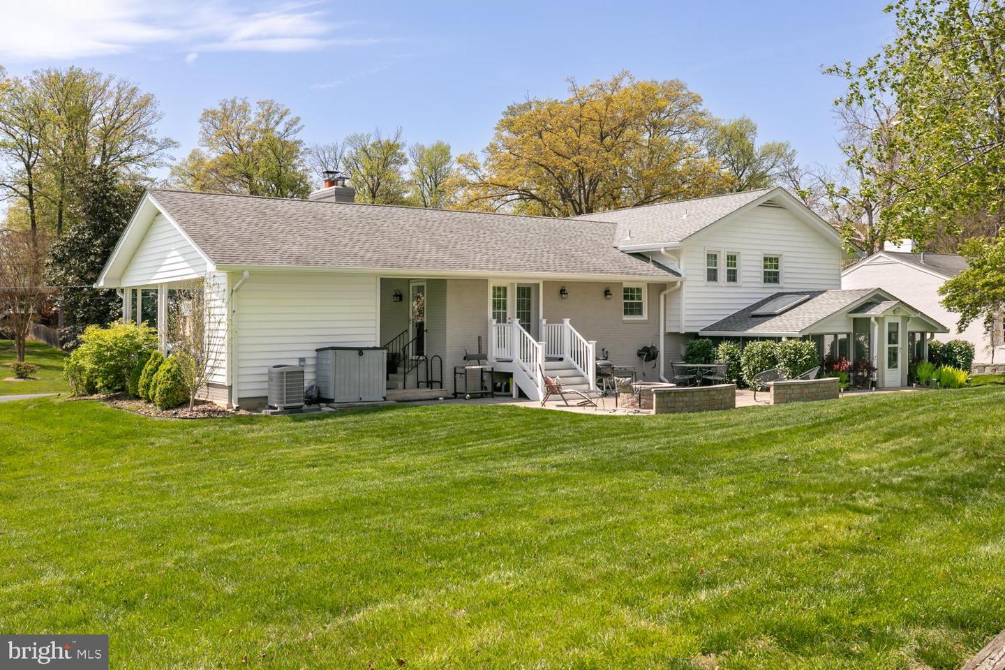 9417 CORAL LN, ALEXANDRIA, Virginia 22309, 4 Bedrooms Bedrooms, ,3 BathroomsBathrooms,Residential,For sale,9417 CORAL LN,VAFX2235776 MLS # VAFX2235776