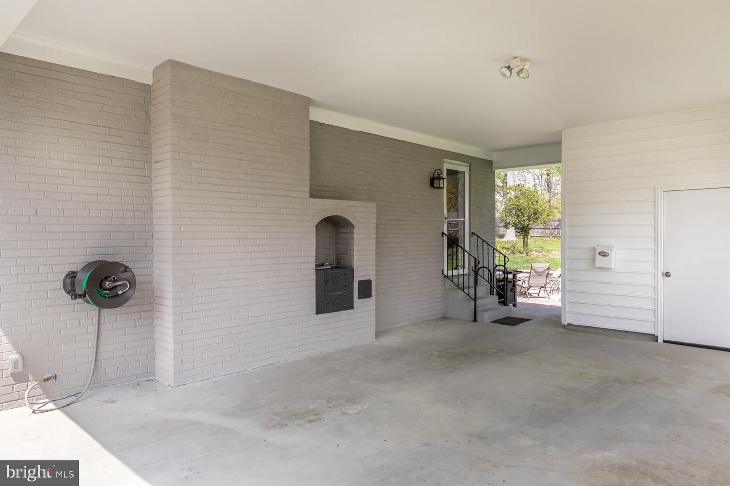 9417 CORAL LN, ALEXANDRIA, Virginia 22309, 4 Bedrooms Bedrooms, ,3 BathroomsBathrooms,Residential,For sale,9417 CORAL LN,VAFX2235776 MLS # VAFX2235776