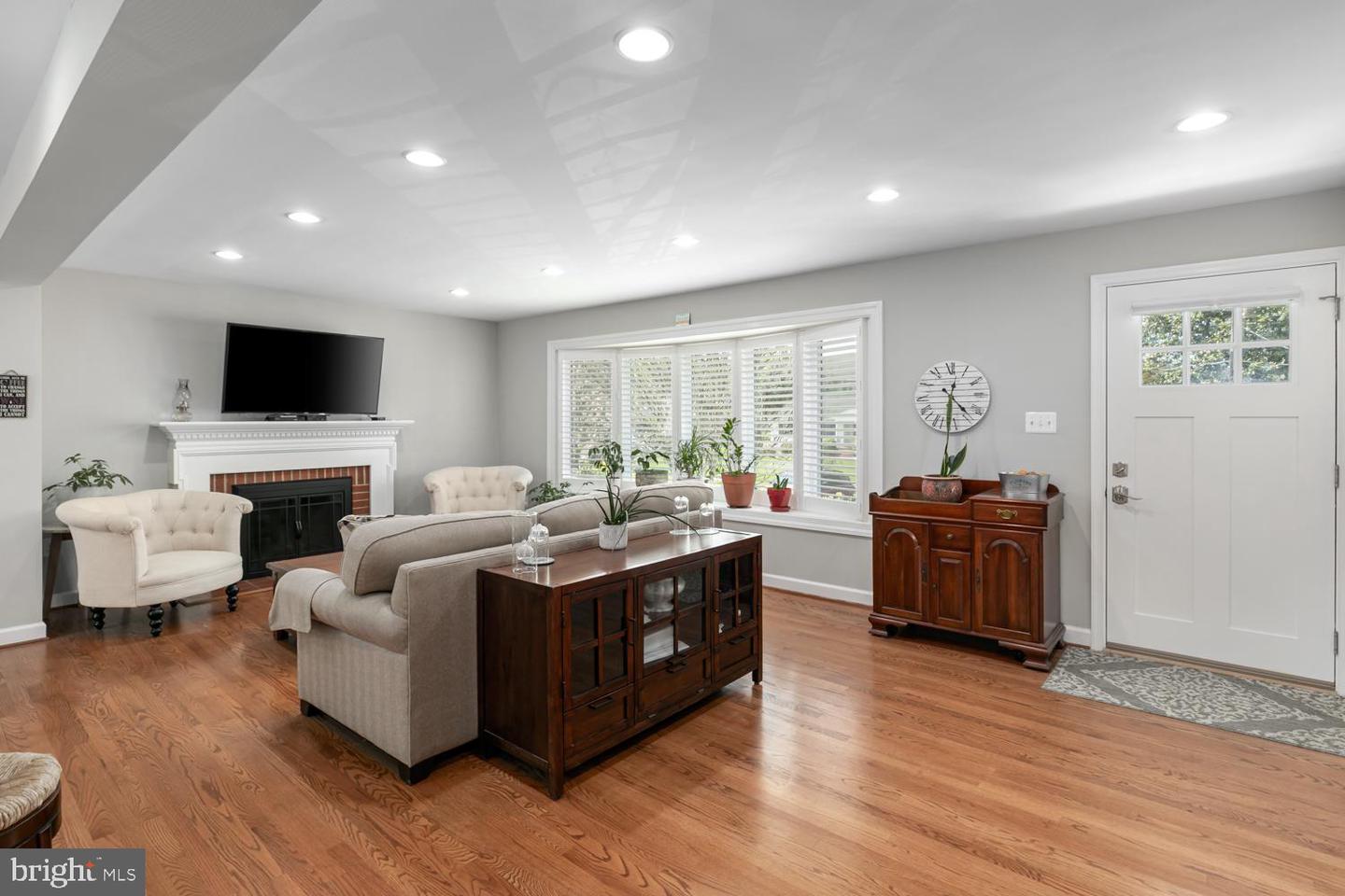 9417 CORAL LN, ALEXANDRIA, Virginia 22309, 4 Bedrooms Bedrooms, ,3 BathroomsBathrooms,Residential,For sale,9417 CORAL LN,VAFX2235776 MLS # VAFX2235776