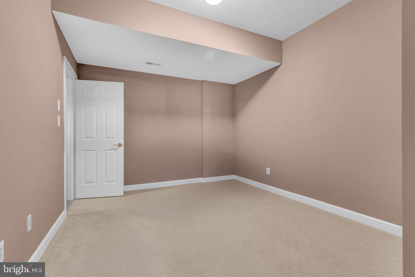 17000 THOUSAND OAKS DR, HAYMARKET, Virginia 20169, 6 Bedrooms Bedrooms, ,6 BathroomsBathrooms,Residential,For sale,17000 THOUSAND OAKS DR,VAPW2093164 MLS # VAPW2093164