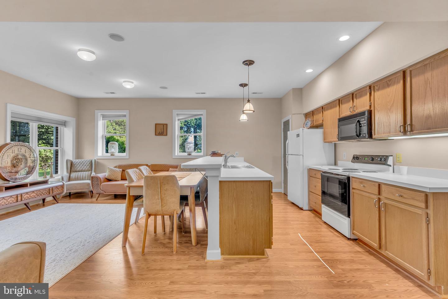 17000 THOUSAND OAKS DR, HAYMARKET, Virginia 20169, 6 Bedrooms Bedrooms, ,6 BathroomsBathrooms,Residential,For sale,17000 THOUSAND OAKS DR,VAPW2093164 MLS # VAPW2093164