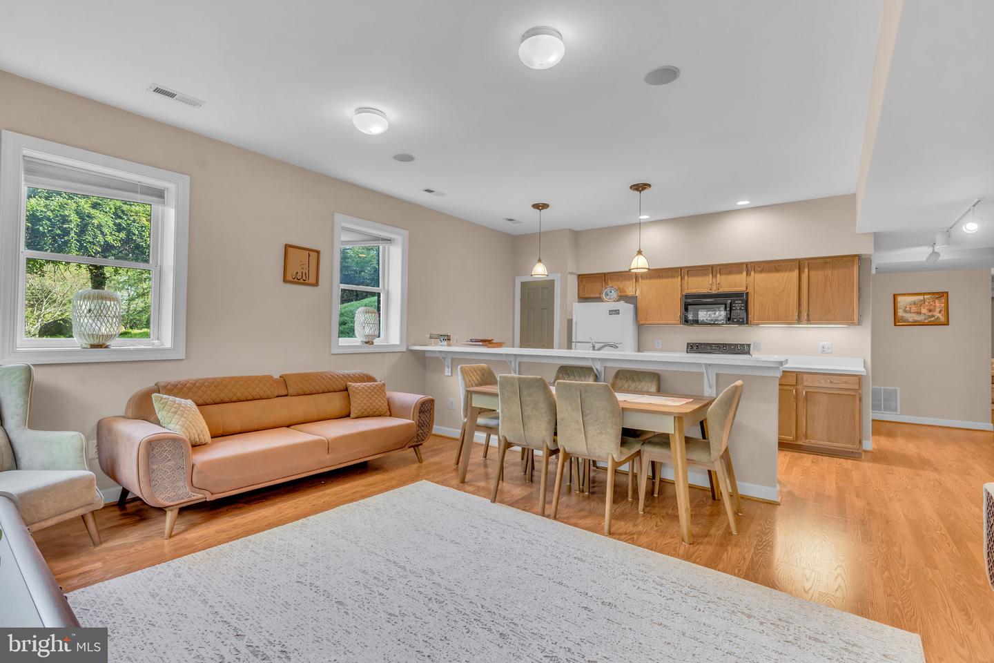 17000 THOUSAND OAKS DR, HAYMARKET, Virginia 20169, 6 Bedrooms Bedrooms, ,6 BathroomsBathrooms,Residential,For sale,17000 THOUSAND OAKS DR,VAPW2093164 MLS # VAPW2093164