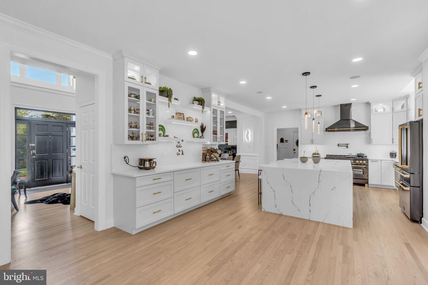 17000 THOUSAND OAKS DR, HAYMARKET, Virginia 20169, 6 Bedrooms Bedrooms, ,6 BathroomsBathrooms,Residential,For sale,17000 THOUSAND OAKS DR,VAPW2093164 MLS # VAPW2093164