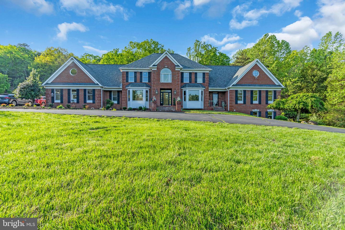 17000 THOUSAND OAKS DR, HAYMARKET, Virginia 20169, 6 Bedrooms Bedrooms, ,6 BathroomsBathrooms,Residential,For sale,17000 THOUSAND OAKS DR,VAPW2093164 MLS # VAPW2093164