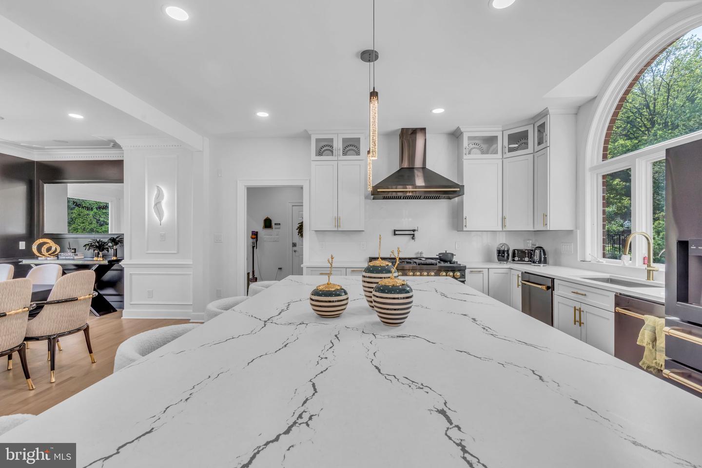 17000 THOUSAND OAKS DR, HAYMARKET, Virginia 20169, 6 Bedrooms Bedrooms, ,6 BathroomsBathrooms,Residential,For sale,17000 THOUSAND OAKS DR,VAPW2093164 MLS # VAPW2093164