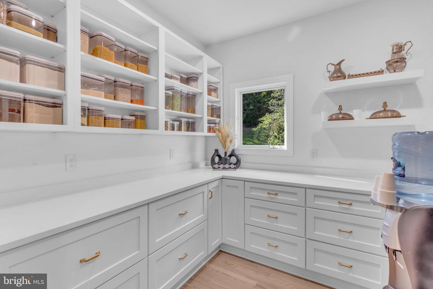 17000 THOUSAND OAKS DR, HAYMARKET, Virginia 20169, 6 Bedrooms Bedrooms, ,6 BathroomsBathrooms,Residential,For sale,17000 THOUSAND OAKS DR,VAPW2093164 MLS # VAPW2093164