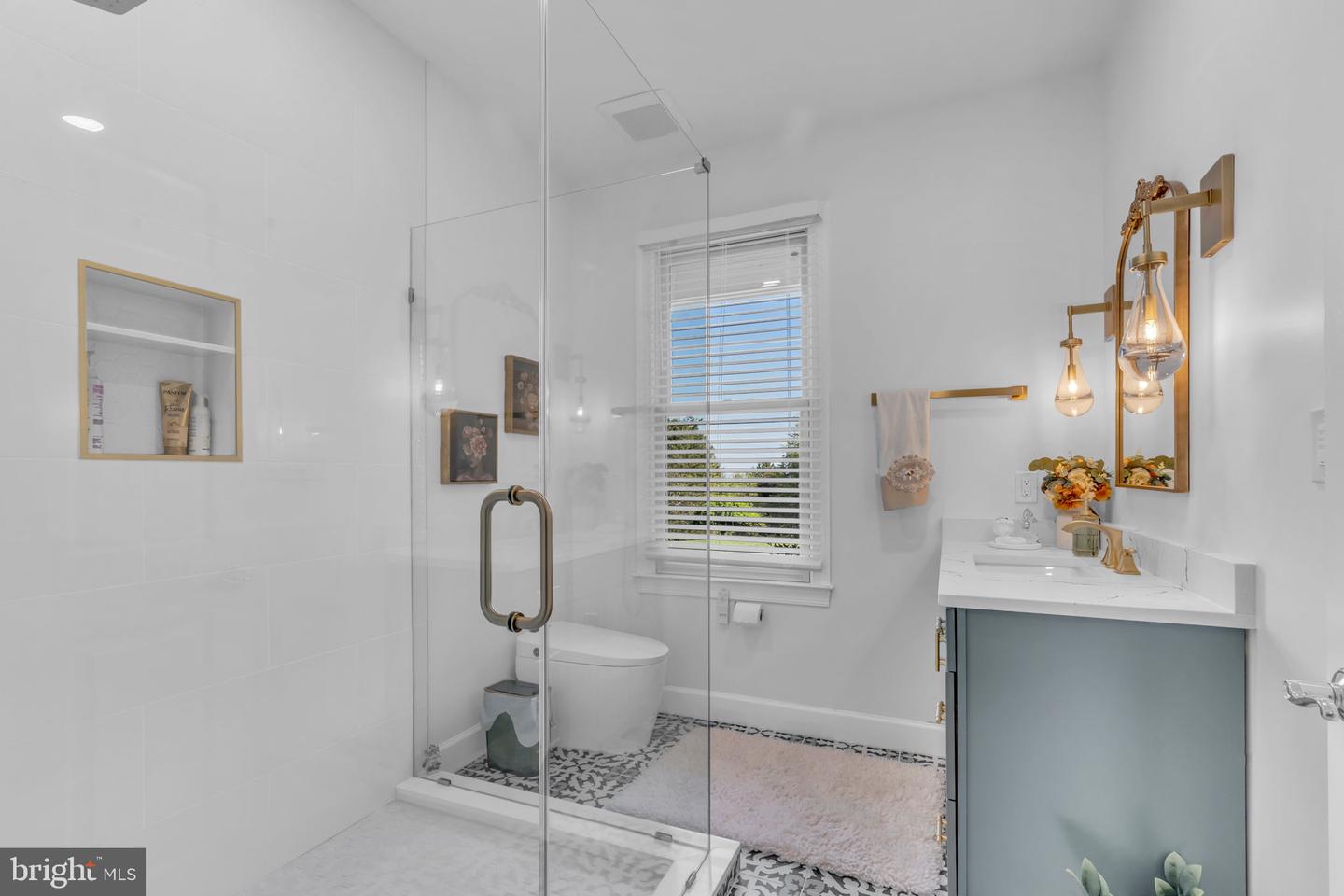 17000 THOUSAND OAKS DR, HAYMARKET, Virginia 20169, 6 Bedrooms Bedrooms, ,6 BathroomsBathrooms,Residential,For sale,17000 THOUSAND OAKS DR,VAPW2093164 MLS # VAPW2093164