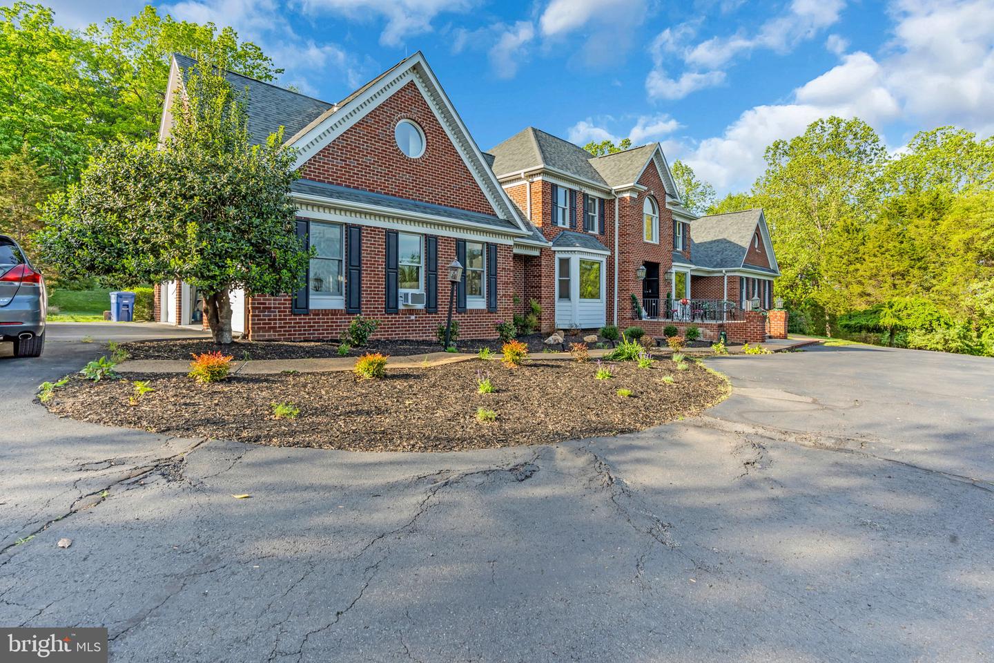 17000 THOUSAND OAKS DR, HAYMARKET, Virginia 20169, 6 Bedrooms Bedrooms, ,6 BathroomsBathrooms,Residential,For sale,17000 THOUSAND OAKS DR,VAPW2093164 MLS # VAPW2093164