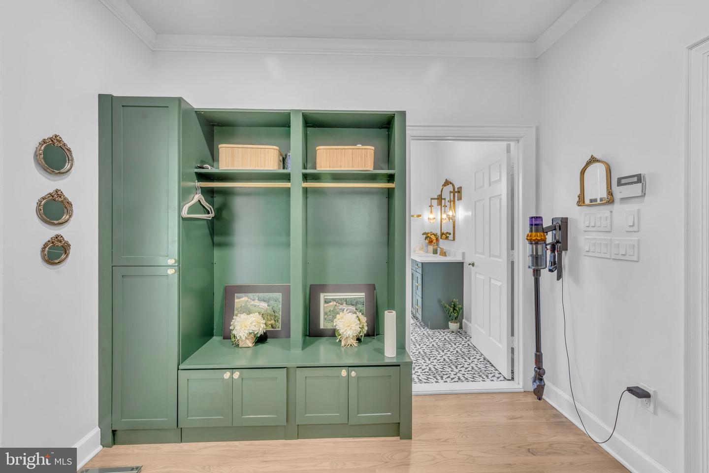 17000 THOUSAND OAKS DR, HAYMARKET, Virginia 20169, 6 Bedrooms Bedrooms, ,6 BathroomsBathrooms,Residential,For sale,17000 THOUSAND OAKS DR,VAPW2093164 MLS # VAPW2093164