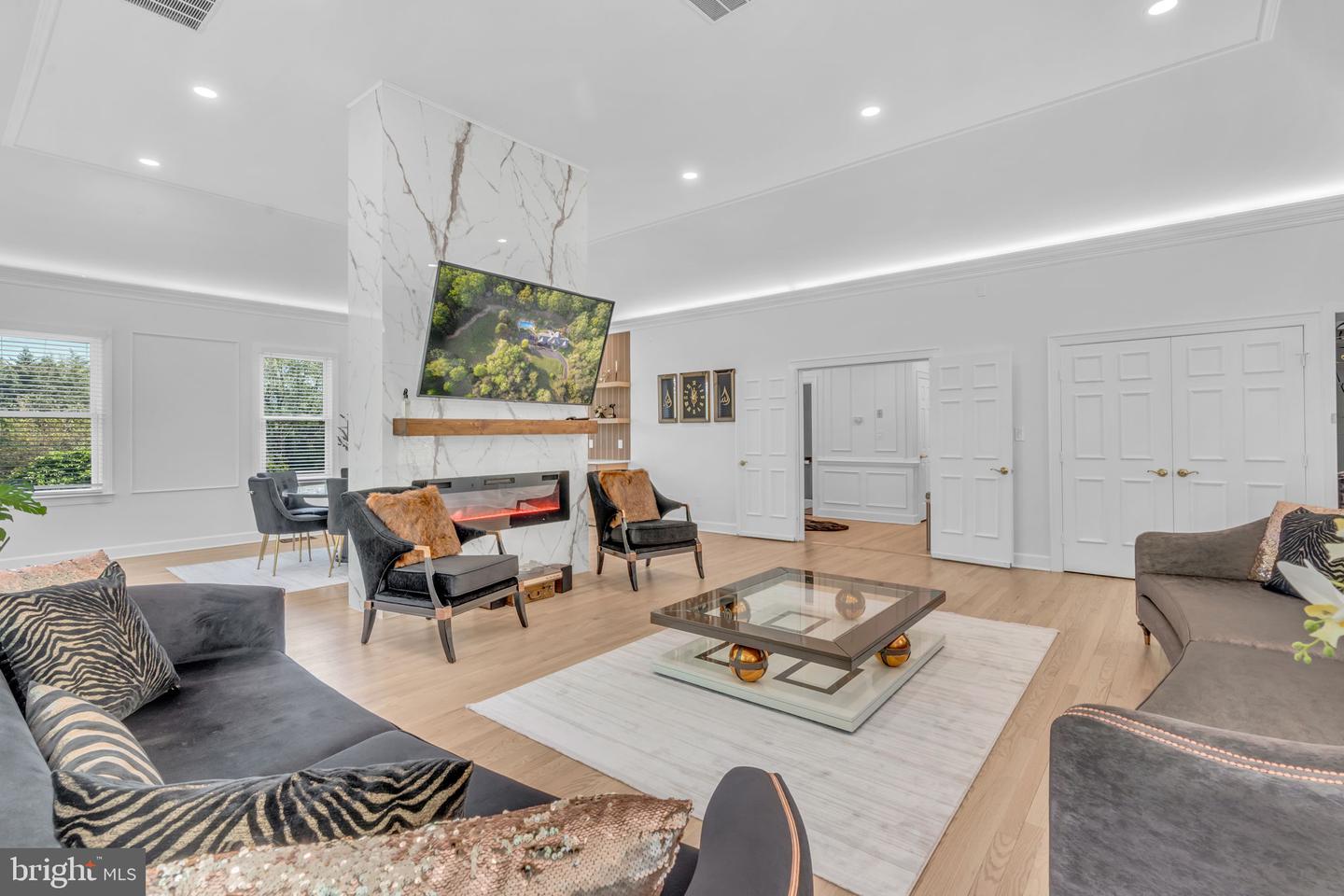 17000 THOUSAND OAKS DR, HAYMARKET, Virginia 20169, 6 Bedrooms Bedrooms, ,6 BathroomsBathrooms,Residential,For sale,17000 THOUSAND OAKS DR,VAPW2093164 MLS # VAPW2093164