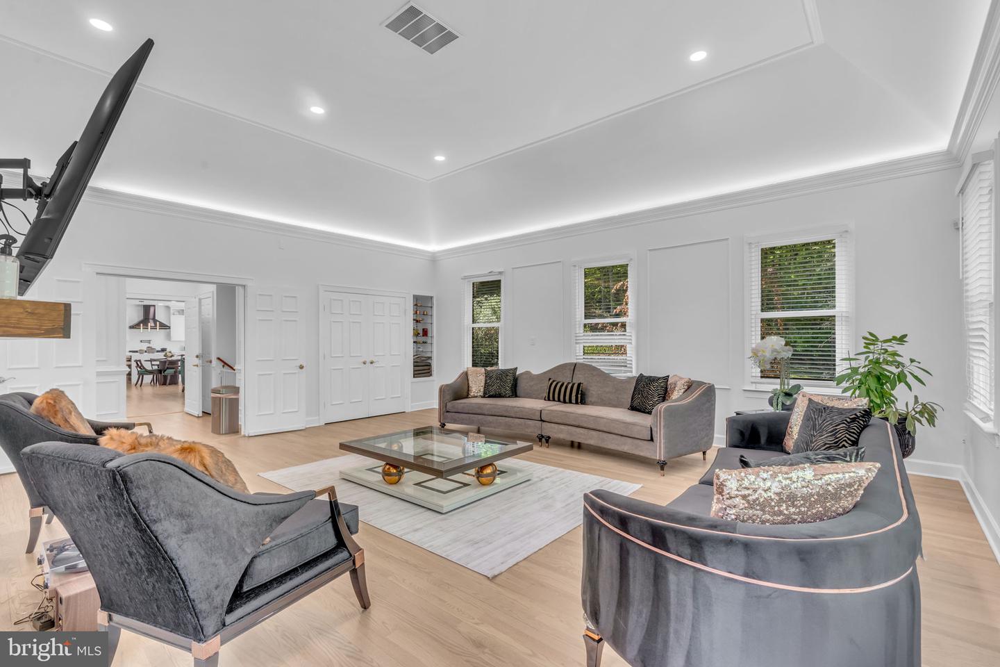17000 THOUSAND OAKS DR, HAYMARKET, Virginia 20169, 6 Bedrooms Bedrooms, ,6 BathroomsBathrooms,Residential,For sale,17000 THOUSAND OAKS DR,VAPW2093164 MLS # VAPW2093164