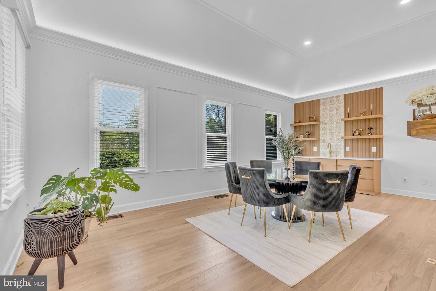17000 THOUSAND OAKS DR, HAYMARKET, Virginia 20169, 6 Bedrooms Bedrooms, ,6 BathroomsBathrooms,Residential,For sale,17000 THOUSAND OAKS DR,VAPW2093164 MLS # VAPW2093164