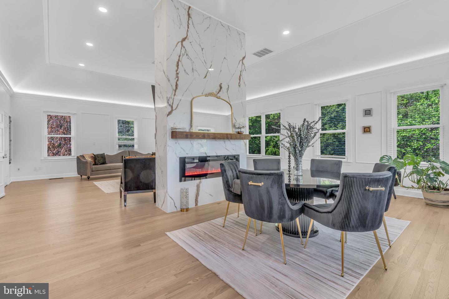 17000 THOUSAND OAKS DR, HAYMARKET, Virginia 20169, 6 Bedrooms Bedrooms, ,6 BathroomsBathrooms,Residential,For sale,17000 THOUSAND OAKS DR,VAPW2093164 MLS # VAPW2093164