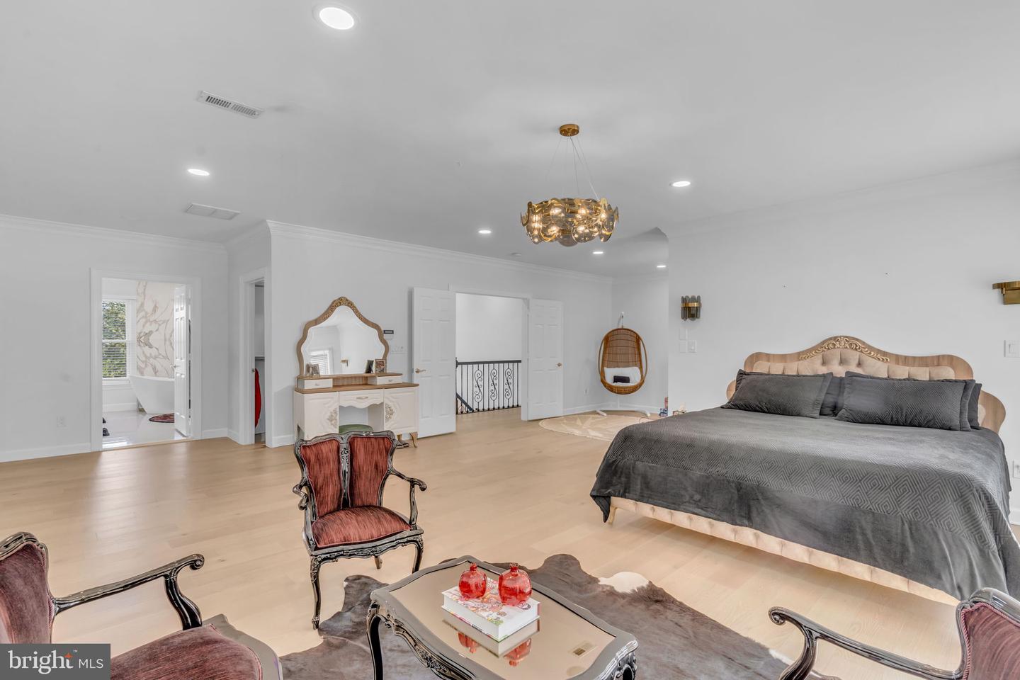 17000 THOUSAND OAKS DR, HAYMARKET, Virginia 20169, 6 Bedrooms Bedrooms, ,6 BathroomsBathrooms,Residential,For sale,17000 THOUSAND OAKS DR,VAPW2093164 MLS # VAPW2093164