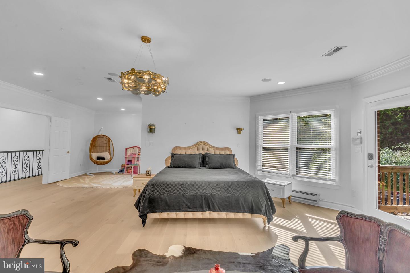 17000 THOUSAND OAKS DR, HAYMARKET, Virginia 20169, 6 Bedrooms Bedrooms, ,6 BathroomsBathrooms,Residential,For sale,17000 THOUSAND OAKS DR,VAPW2093164 MLS # VAPW2093164