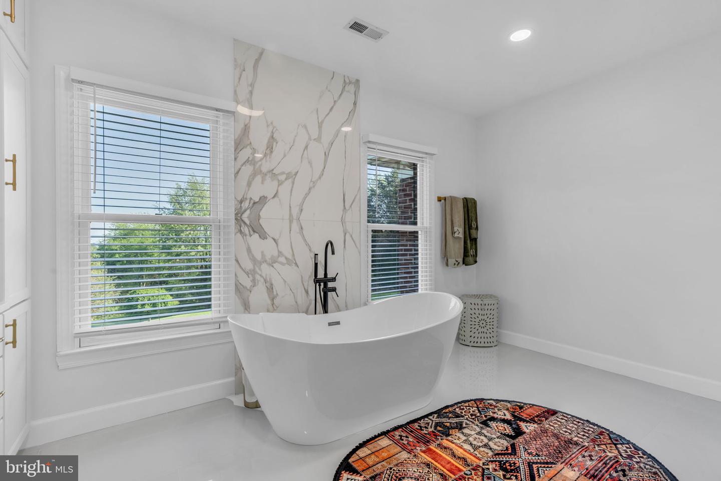 17000 THOUSAND OAKS DR, HAYMARKET, Virginia 20169, 6 Bedrooms Bedrooms, ,6 BathroomsBathrooms,Residential,For sale,17000 THOUSAND OAKS DR,VAPW2093164 MLS # VAPW2093164