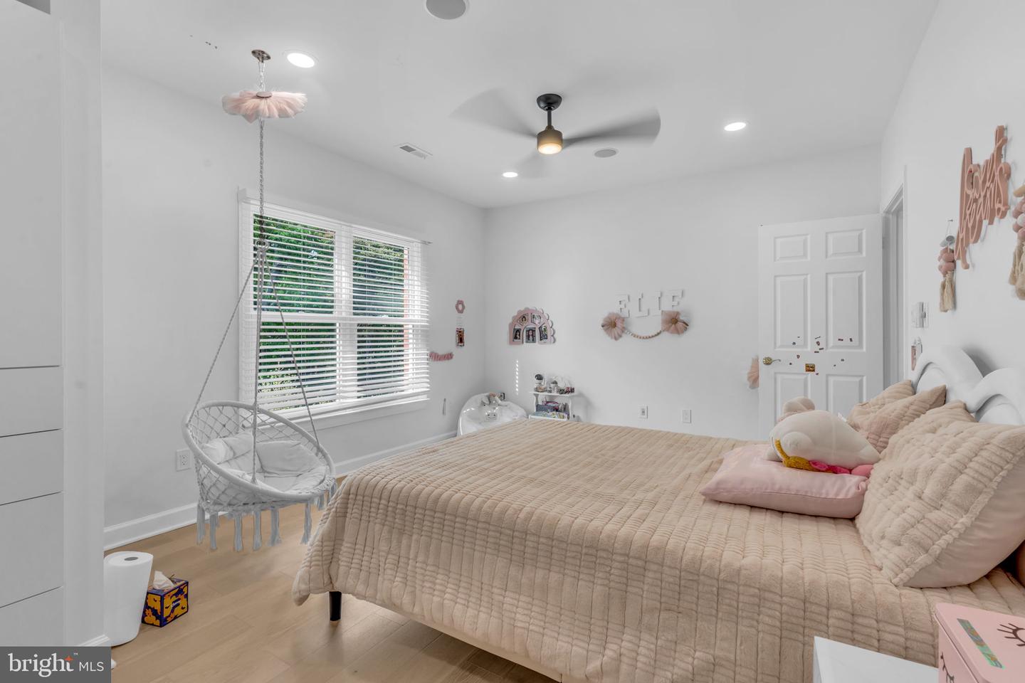 17000 THOUSAND OAKS DR, HAYMARKET, Virginia 20169, 6 Bedrooms Bedrooms, ,6 BathroomsBathrooms,Residential,For sale,17000 THOUSAND OAKS DR,VAPW2093164 MLS # VAPW2093164