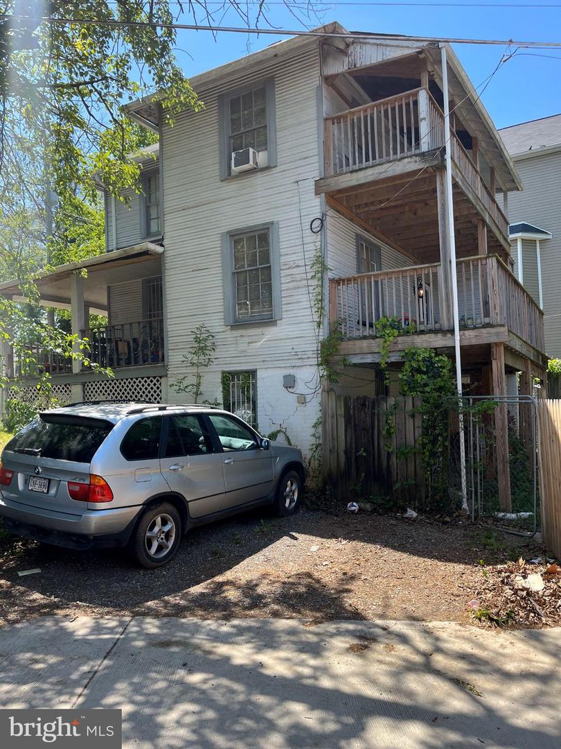 2416 EVARTS ST NE, WASHINGTON, District Of Columbia 20018, 3 Bedrooms Bedrooms, 10 Rooms Rooms,1 BathroomBathrooms,Residential,For sale,2416 EVARTS ST NE,DCDC2197640 MLS # DCDC2197640