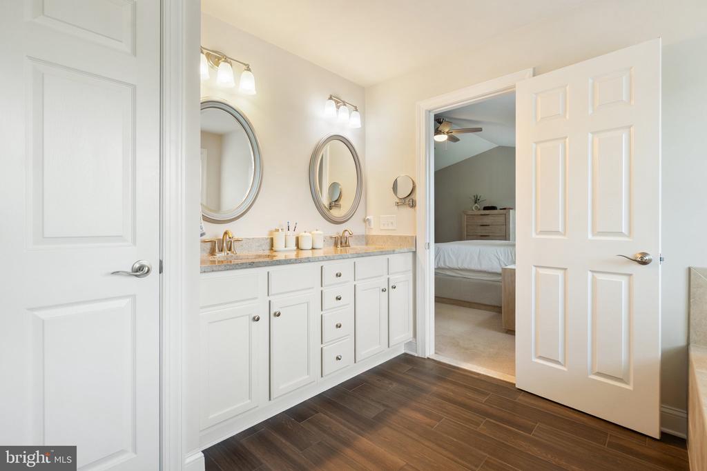 10919 PARK RIDGE RD, FREDERICKSBURG, Virginia 22408, 5 Bedrooms Bedrooms, ,3 BathroomsBathrooms,Residential,10919 PARK RIDGE RD,VASP2032686 MLS # VASP2032686