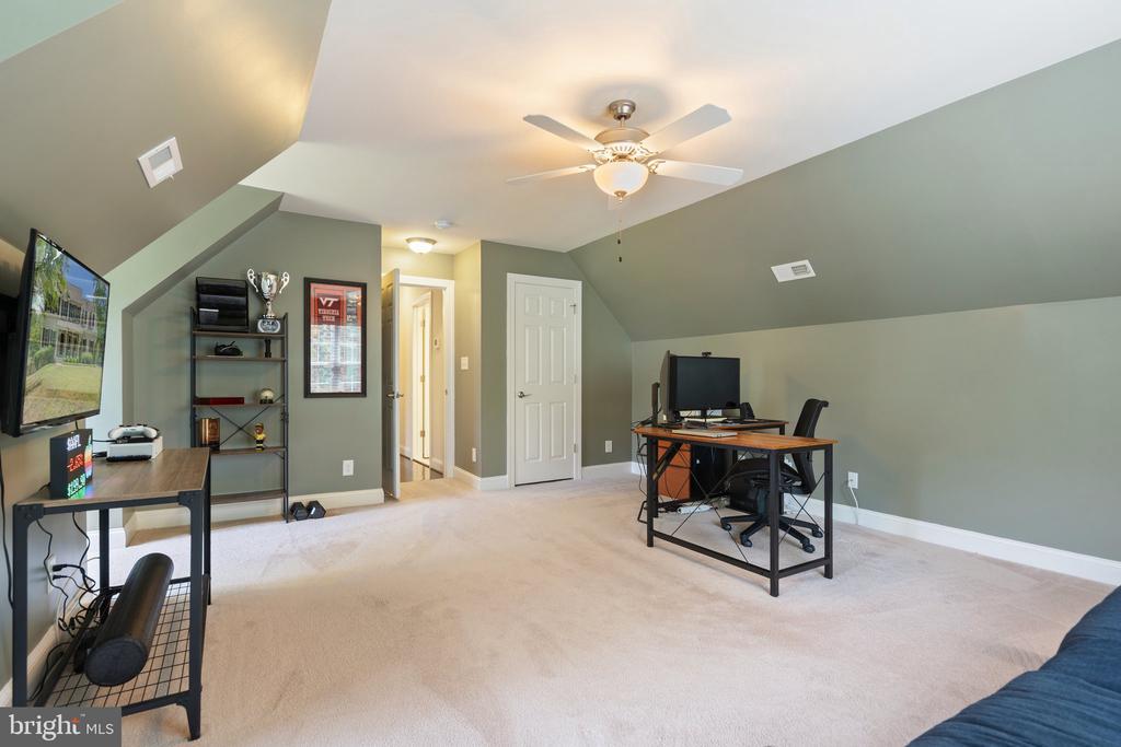 10919 PARK RIDGE RD, FREDERICKSBURG, Virginia 22408, 5 Bedrooms Bedrooms, ,3 BathroomsBathrooms,Residential,10919 PARK RIDGE RD,VASP2032686 MLS # VASP2032686