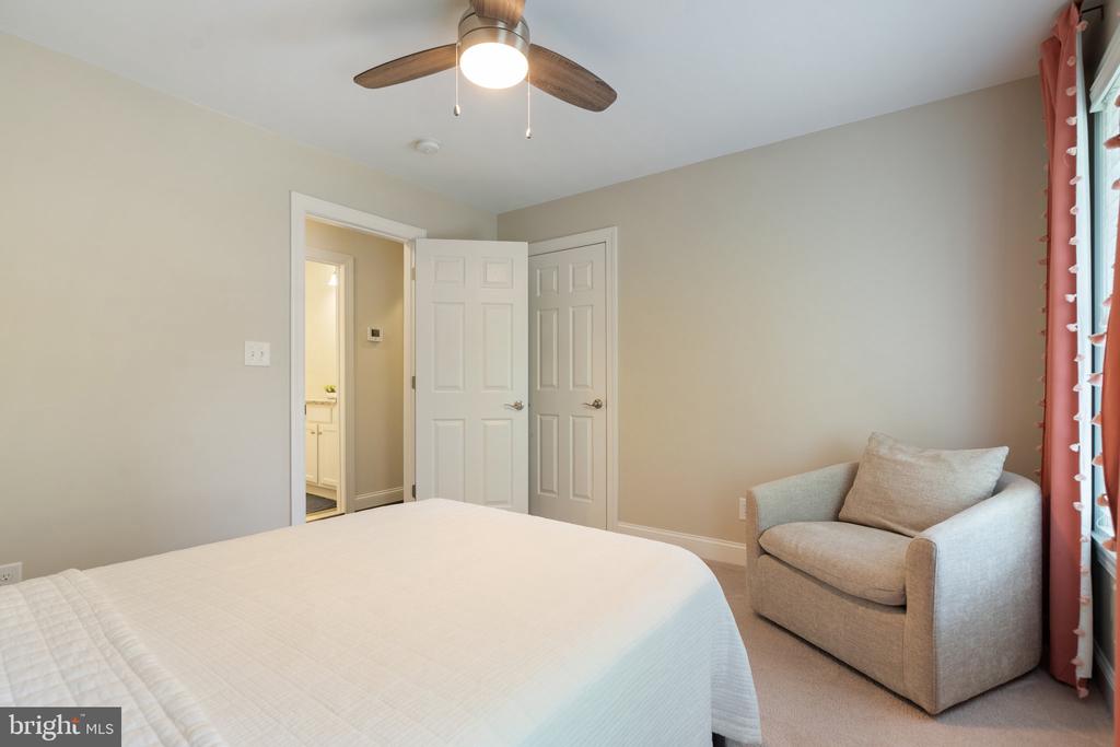 10919 PARK RIDGE RD, FREDERICKSBURG, Virginia 22408, 5 Bedrooms Bedrooms, ,3 BathroomsBathrooms,Residential,10919 PARK RIDGE RD,VASP2032686 MLS # VASP2032686