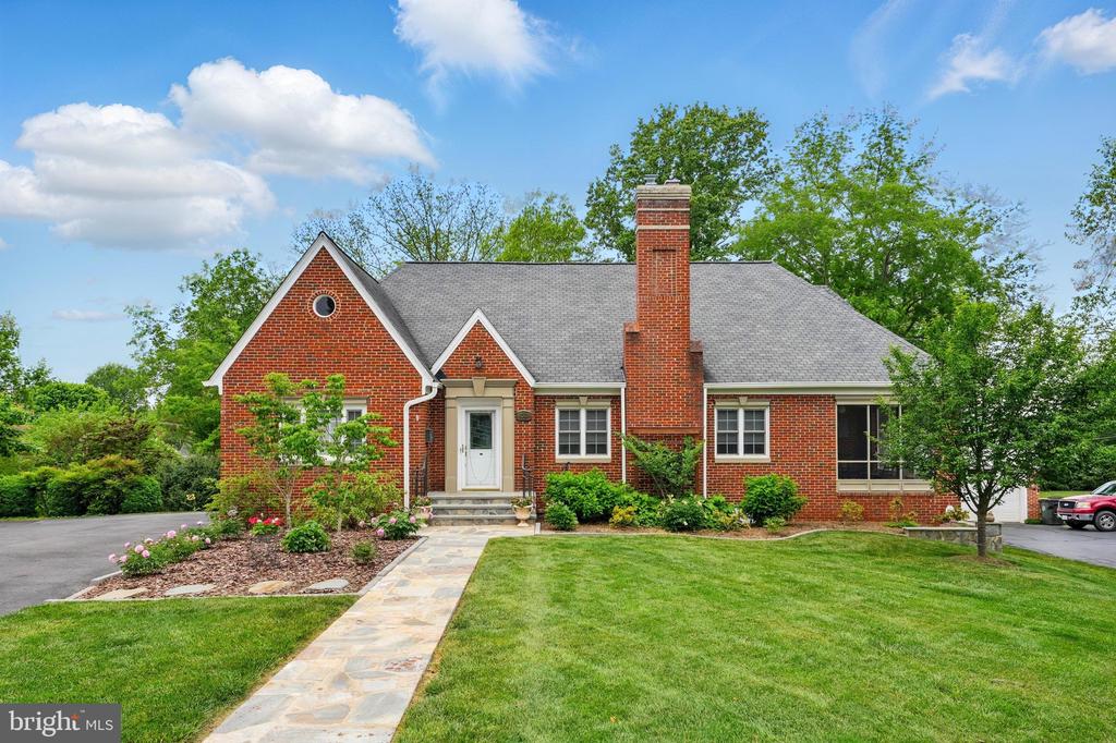 1210 S BLUE RIDGE AVE, CULPEPER, Virginia 22701, 4 Bedrooms Bedrooms, ,3 BathroomsBathrooms,Residential,1210 S BLUE RIDGE AVE,VACU2010528 MLS # VACU2010528