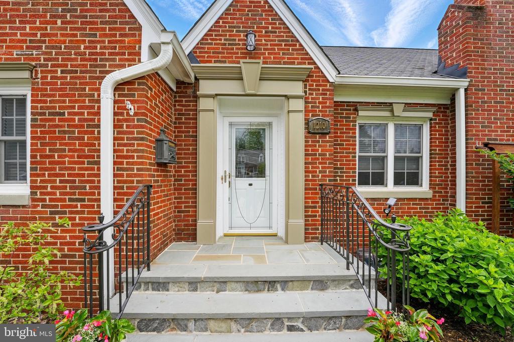 1210 S BLUE RIDGE AVE, CULPEPER, Virginia 22701, 4 Bedrooms Bedrooms, ,3 BathroomsBathrooms,Residential,1210 S BLUE RIDGE AVE,VACU2010528 MLS # VACU2010528