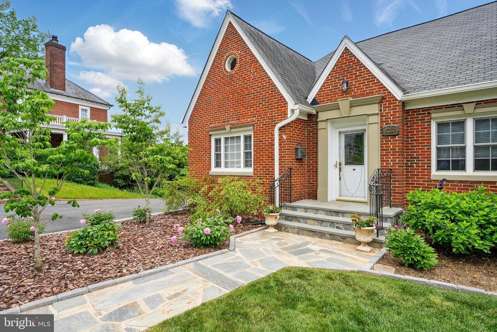 1210 S BLUE RIDGE AVE, CULPEPER, Virginia 22701, 4 Bedrooms Bedrooms, ,3 BathroomsBathrooms,Residential,1210 S BLUE RIDGE AVE,VACU2010528 MLS # VACU2010528