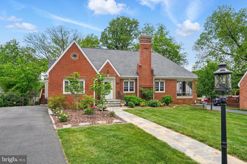 1210 S BLUE RIDGE AVE, CULPEPER, Virginia 22701, 4 Bedrooms Bedrooms, ,3 BathroomsBathrooms,Residential,1210 S BLUE RIDGE AVE,VACU2010528 MLS # VACU2010528