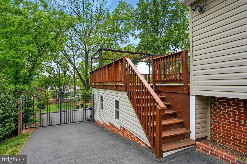 1210 S BLUE RIDGE AVE, CULPEPER, Virginia 22701, 4 Bedrooms Bedrooms, ,3 BathroomsBathrooms,Residential,1210 S BLUE RIDGE AVE,VACU2010528 MLS # VACU2010528