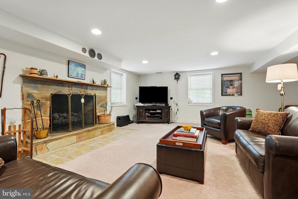 1210 S BLUE RIDGE AVE, CULPEPER, Virginia 22701, 4 Bedrooms Bedrooms, ,3 BathroomsBathrooms,Residential,1210 S BLUE RIDGE AVE,VACU2010528 MLS # VACU2010528