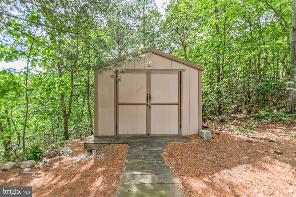 125 DEAL DR, LURAY, Virginia 22835, 3 Bedrooms Bedrooms, ,1 BathroomBathrooms,Residential,125 DEAL DR,VAPA2004880 MLS # VAPA2004880