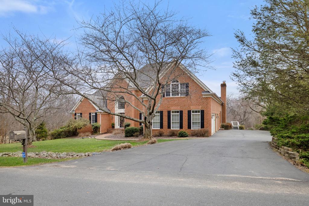 7887 WELLINGTON DR, WARRENTON, Virginia 20186, 6 Bedrooms Bedrooms, ,5 BathroomsBathrooms,Residential,7887 WELLINGTON DR,VAFQ2016562 MLS # VAFQ2016562