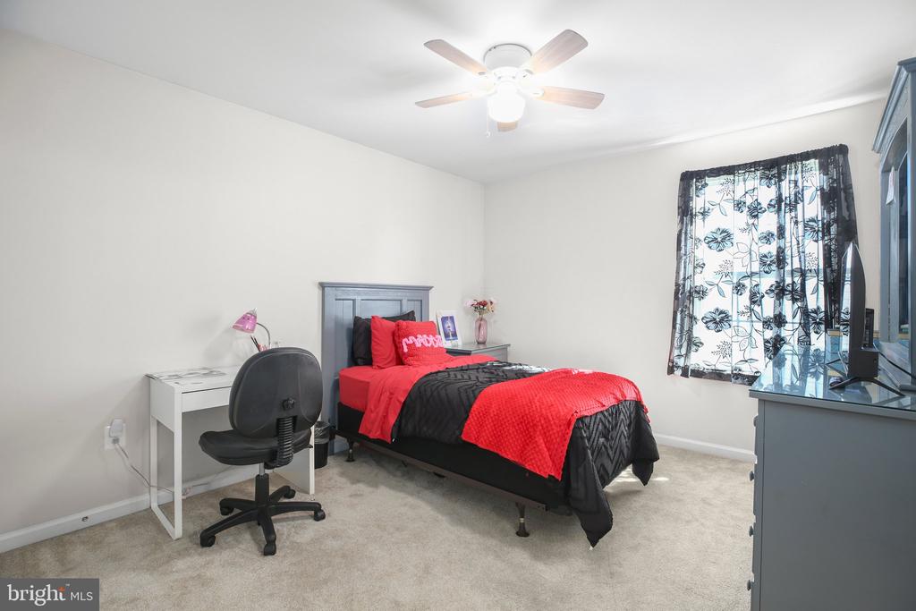 1906 CAPTAIN DR, FREDERICKSBURG, Virginia 22408, 4 Bedrooms Bedrooms, ,4 BathroomsBathrooms,Residential,1906 CAPTAIN DR,VASP2032974 MLS # VASP2032974