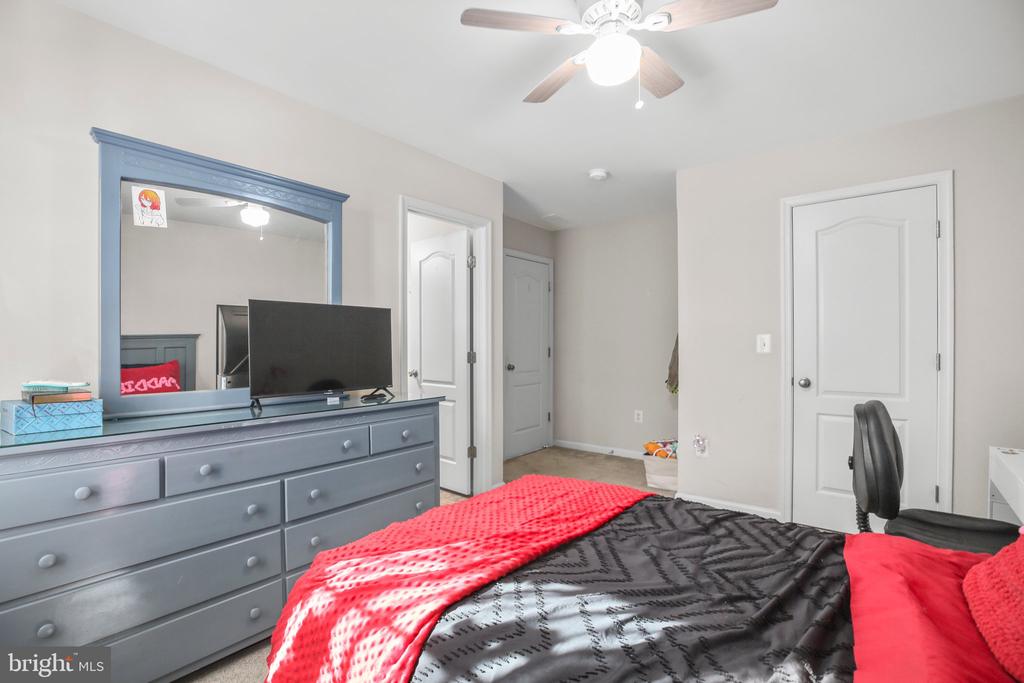 1906 CAPTAIN DR, FREDERICKSBURG, Virginia 22408, 4 Bedrooms Bedrooms, ,4 BathroomsBathrooms,Residential,1906 CAPTAIN DR,VASP2032974 MLS # VASP2032974