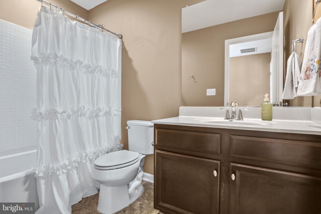 1906 CAPTAIN DR, FREDERICKSBURG, Virginia 22408, 4 Bedrooms Bedrooms, ,4 BathroomsBathrooms,Residential,1906 CAPTAIN DR,VASP2032974 MLS # VASP2032974