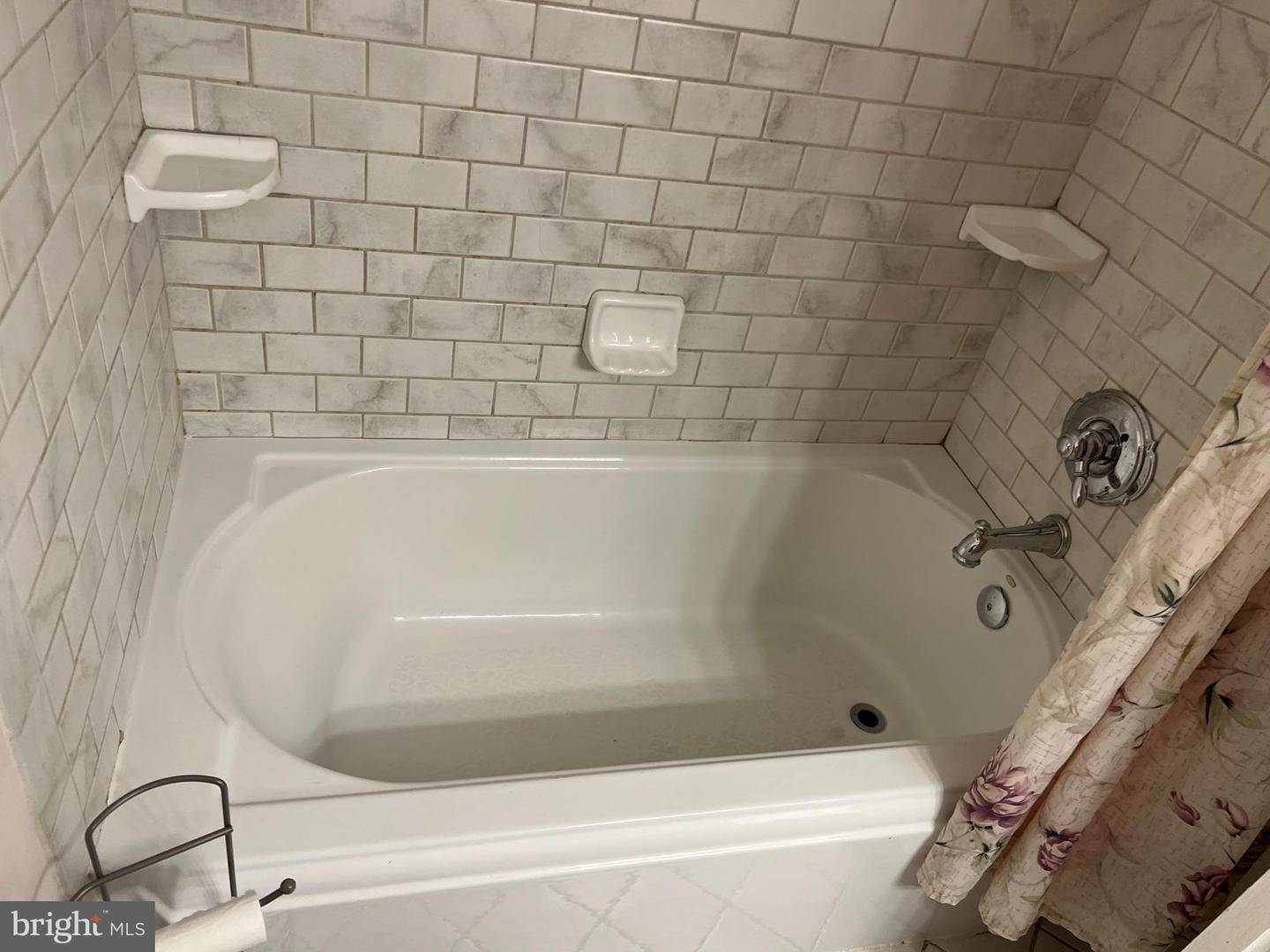 322 LEWIS ST NW, VIENNA, Virginia 22180, 4 Bedrooms Bedrooms, ,2 BathroomsBathrooms,Residential,For sale,322 LEWIS ST NW,VAFX2237184 MLS # VAFX2237184