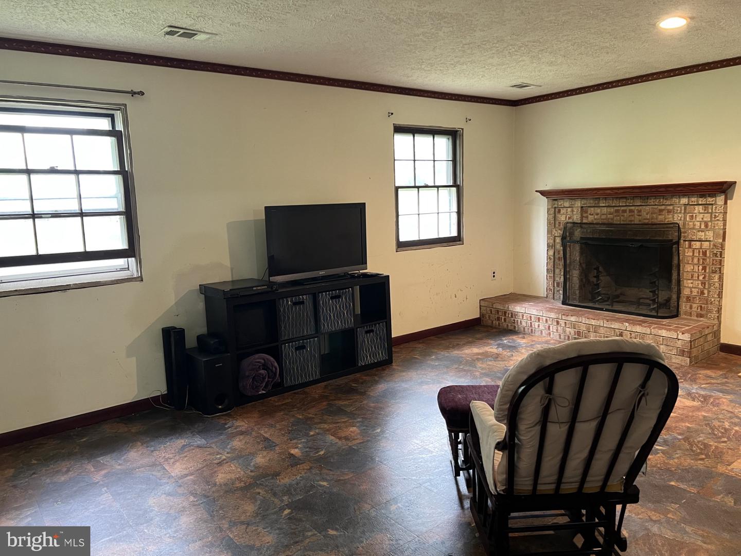 322 LEWIS ST NW, VIENNA, Virginia 22180, 4 Bedrooms Bedrooms, ,2 BathroomsBathrooms,Residential,For sale,322 LEWIS ST NW,VAFX2237184 MLS # VAFX2237184