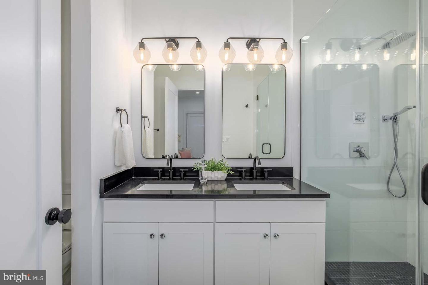 426 MANOR PL NW #2, WASHINGTON, District Of Columbia 20010, 2 Bedrooms Bedrooms, ,2 BathroomsBathrooms,Residential,For sale,426 MANOR PL NW #2,DCDC2197998 MLS # DCDC2197998