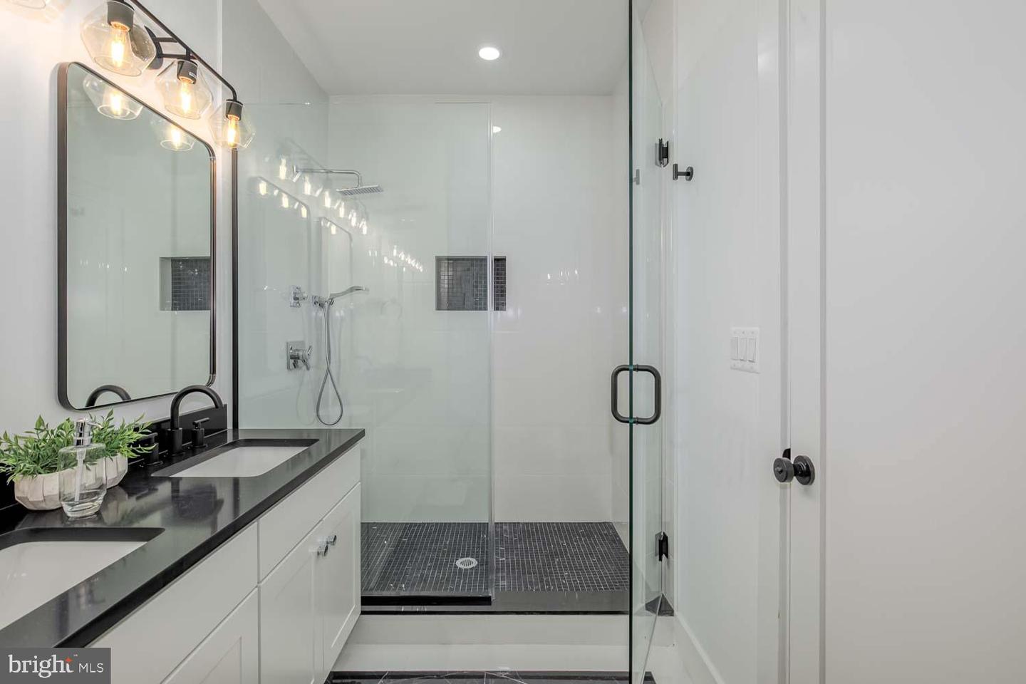 426 MANOR PL NW #2, WASHINGTON, District Of Columbia 20010, 2 Bedrooms Bedrooms, ,2 BathroomsBathrooms,Residential,For sale,426 MANOR PL NW #2,DCDC2197998 MLS # DCDC2197998