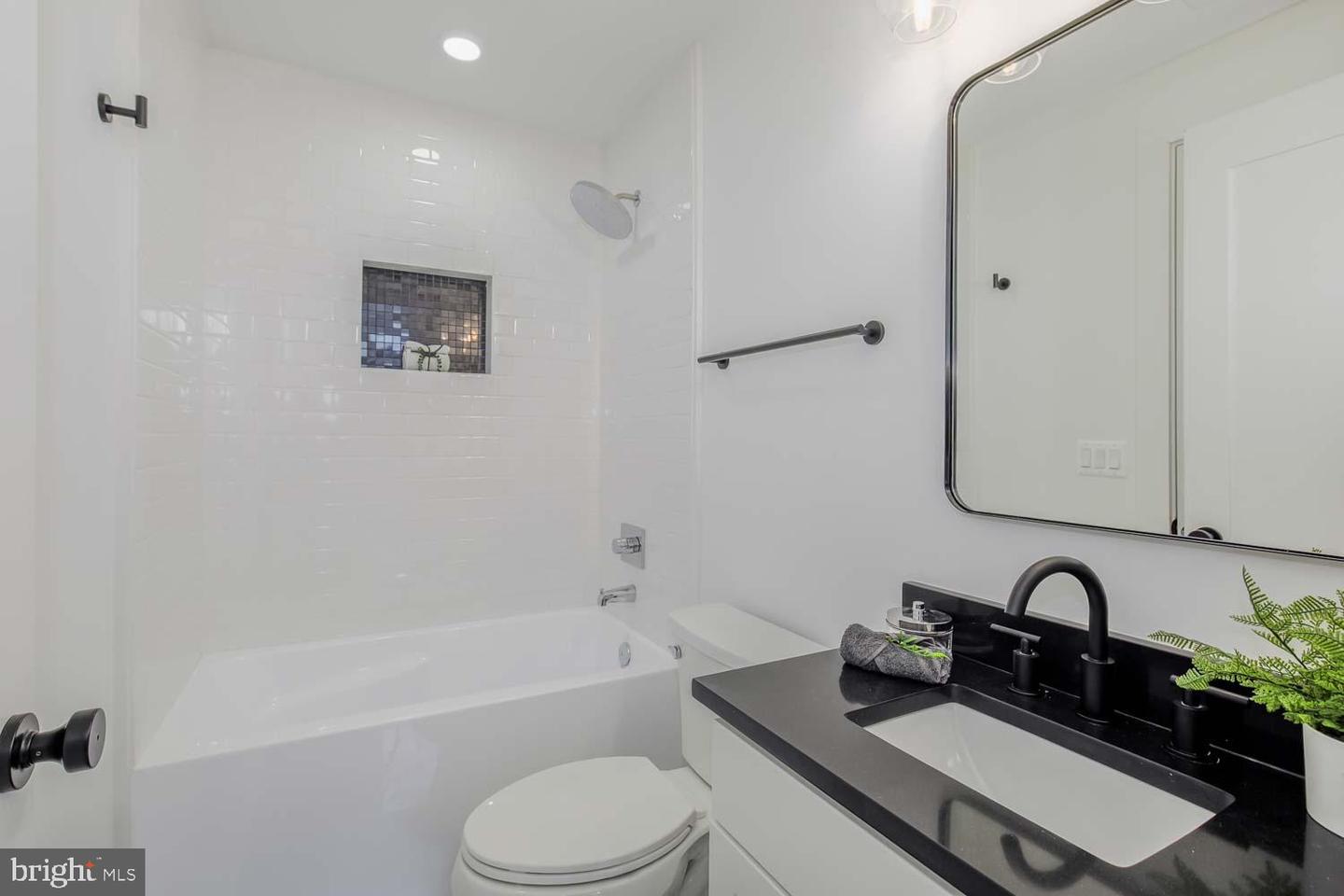 426 MANOR PL NW #2, WASHINGTON, District Of Columbia 20010, 2 Bedrooms Bedrooms, ,2 BathroomsBathrooms,Residential,For sale,426 MANOR PL NW #2,DCDC2197998 MLS # DCDC2197998